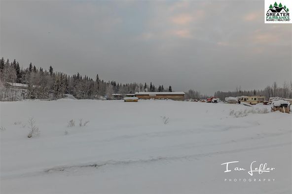 859 Lakloey Dr, North Pole, AK 99705